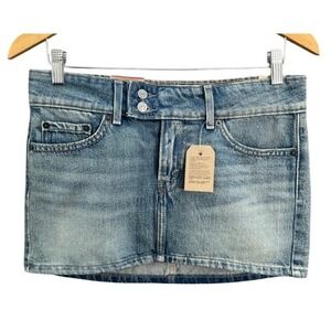 NWT Levis Superlow Mini Skirt Light Wash Denim 003Z70001 W27 New